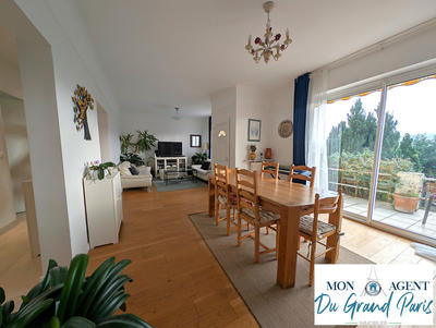 Maison - 101 m² - 5 pièces