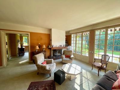 Maison traditionnelle - 185 m² - 7 pièces