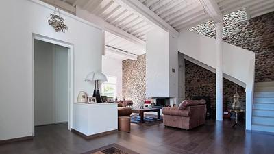 Maison - 214 m² - 6 pièces