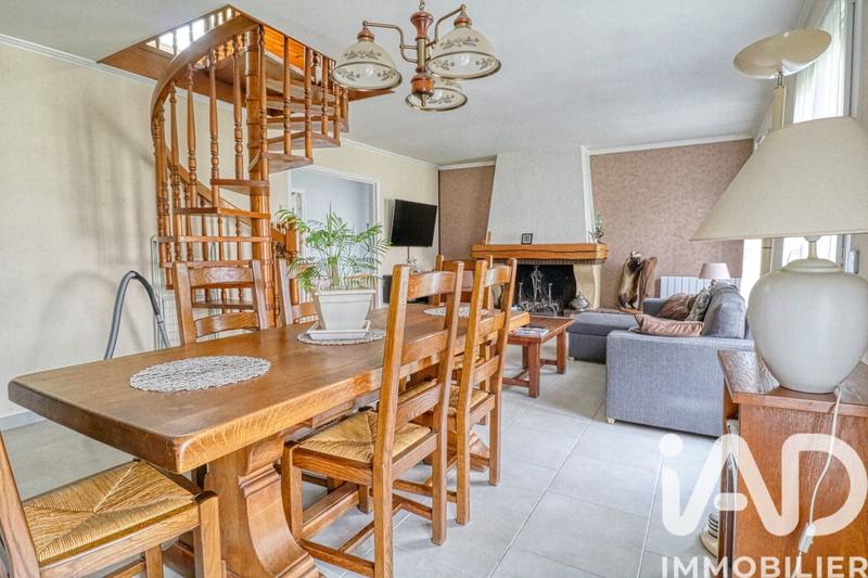 Maison - 99 m² - 5 pièces