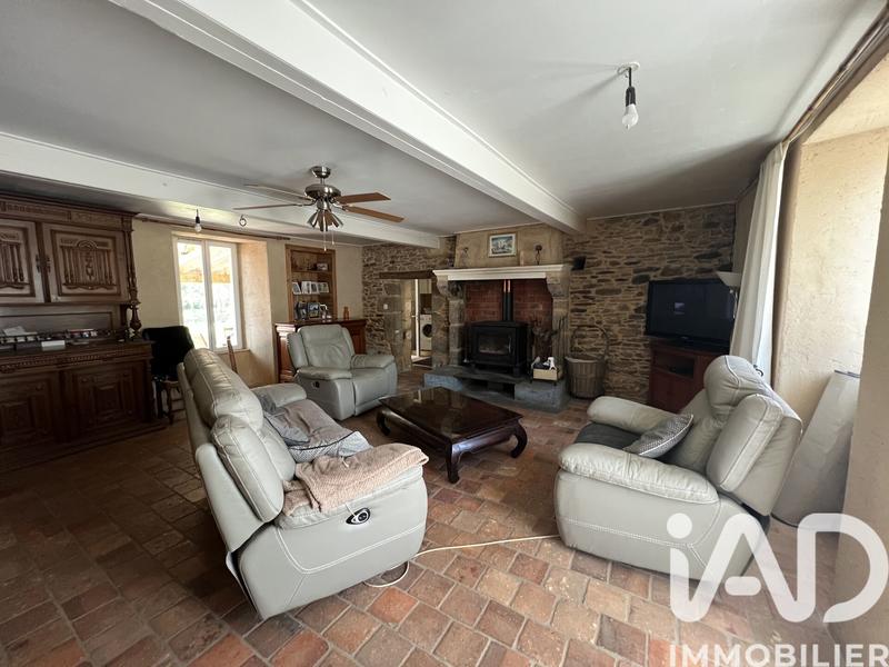 Maison - 220 m² - 5 pièces