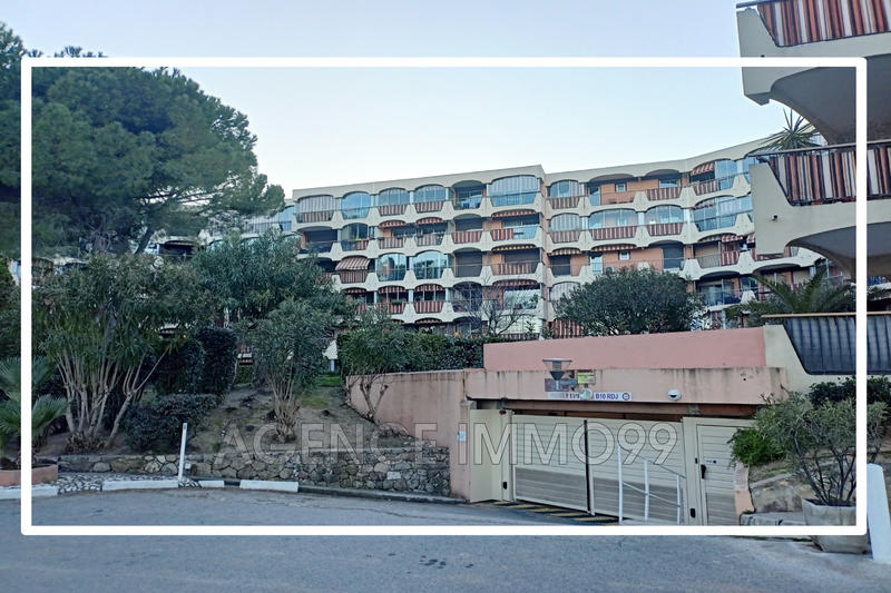 Parking / Garage - 12 m²