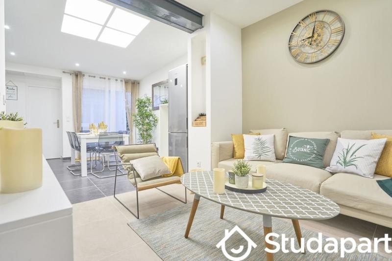 Chambre - 11 m² - 1 pièce