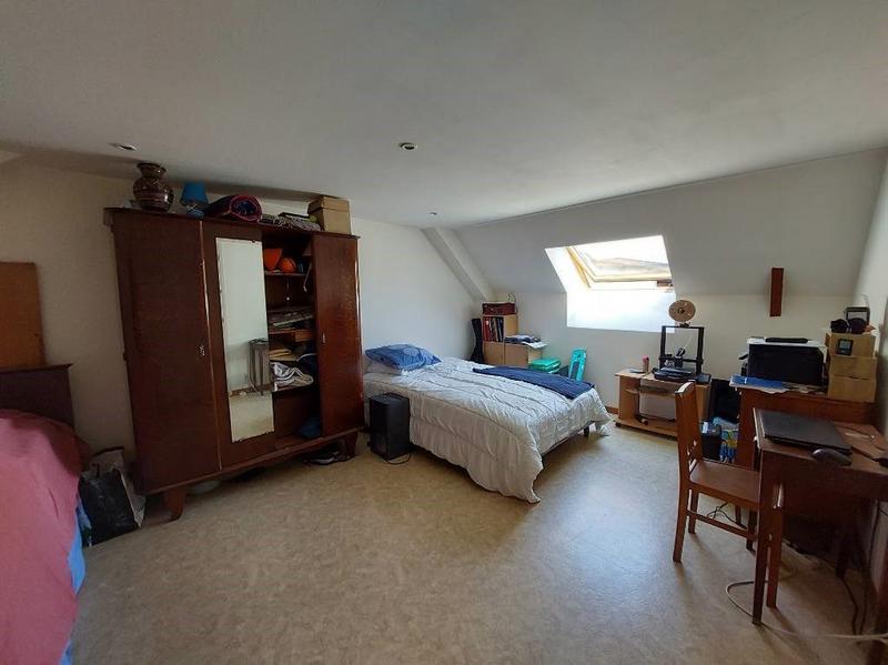 Maison - 221 m² - 12 pièces