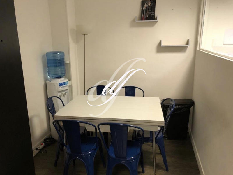 Bureau - 65 m² - 4 pièces