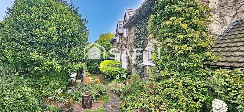 Maison - 218 m² - 8 pièces