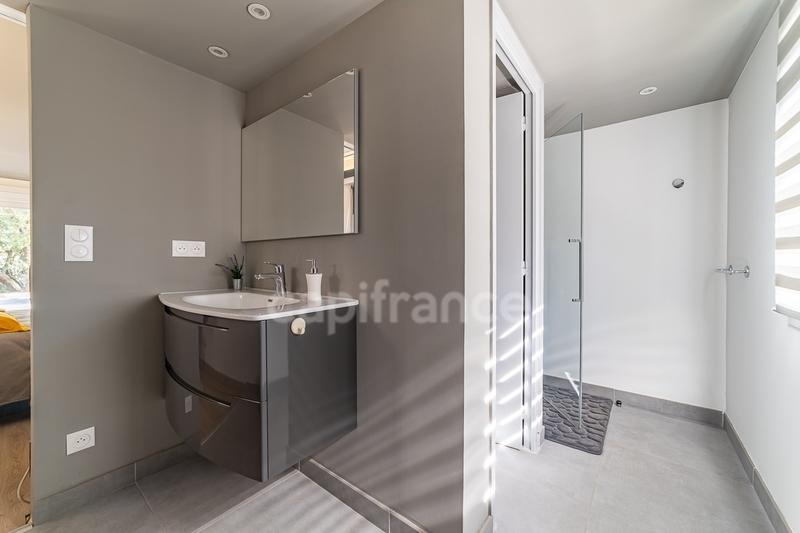 Maison - 330 m² - 9 pièces