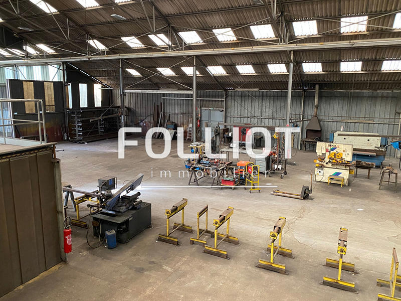 Local d'activité / Entrepôt - 1 700 m²