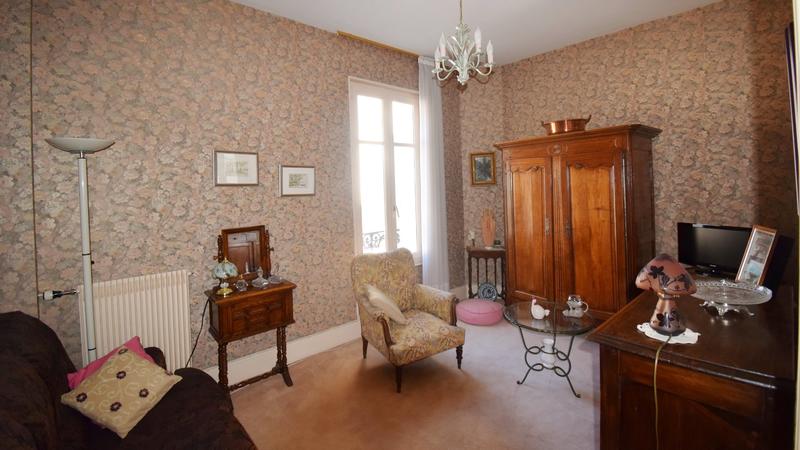 Maison - 214 m² - 9 pièces