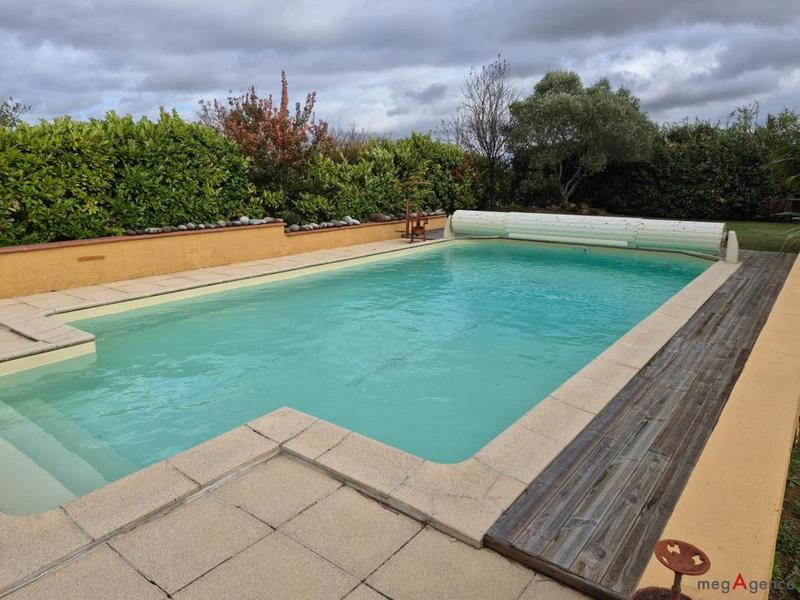 Maison - 218 m² - 6 pièces