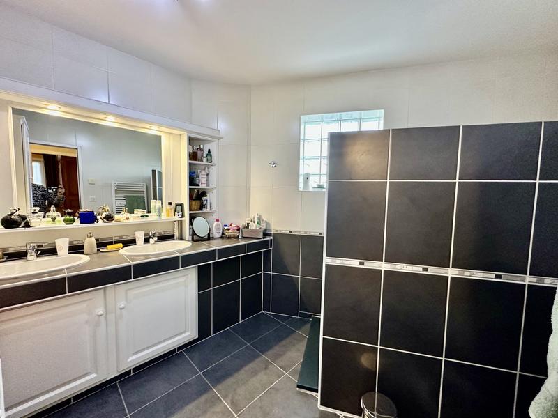 Appartement - 89 m² - 3 pièces