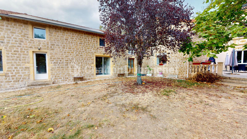 Maison - 310 m² - 8 pièces