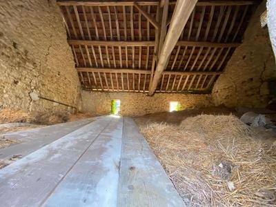 Grange - 50 m² - 1 pièce