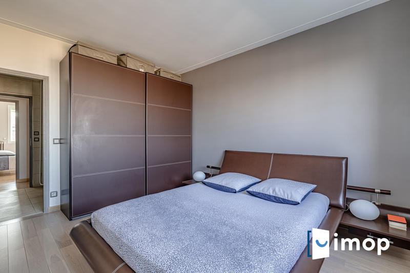 Appartement - 90 m² - 4 pièces