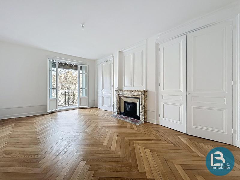 Appartement - 109 m² - 3 pièces