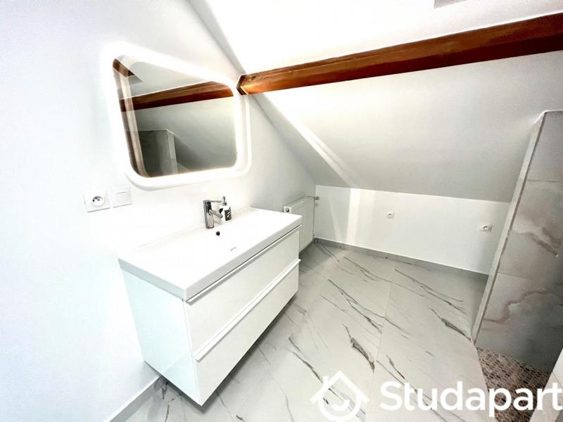 Chambre - 11 m² - 1 pièce