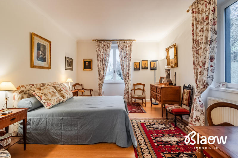 Viager - Maison - 306 m² - 9 pièces