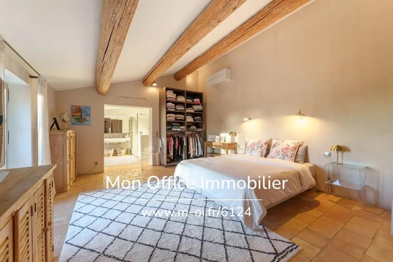 Propriété - 350 m² - 9 pièces