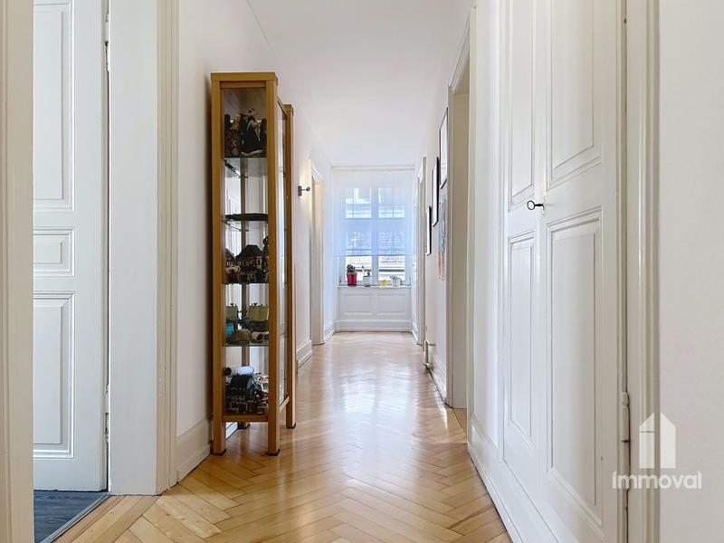 Appartement - 151 m² - 6 pièces