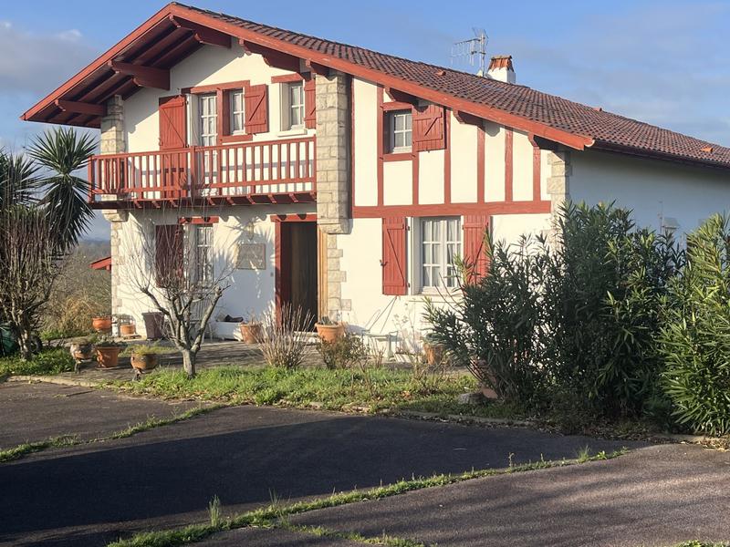 Maison - 250 m² - 7 pièces