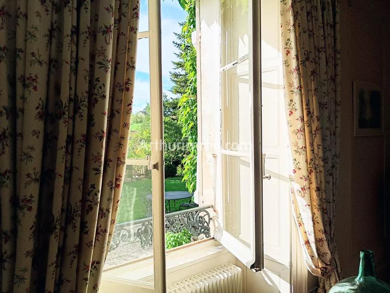 Maison - 390 m² - 11 pièces