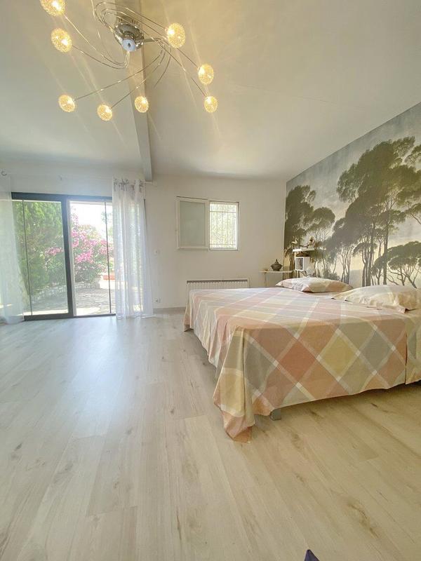 Villa - 210 m² - 8 pièces