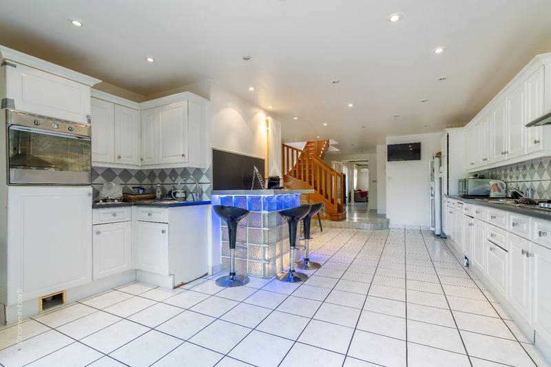 Maison - 178 m² - 6 pièces