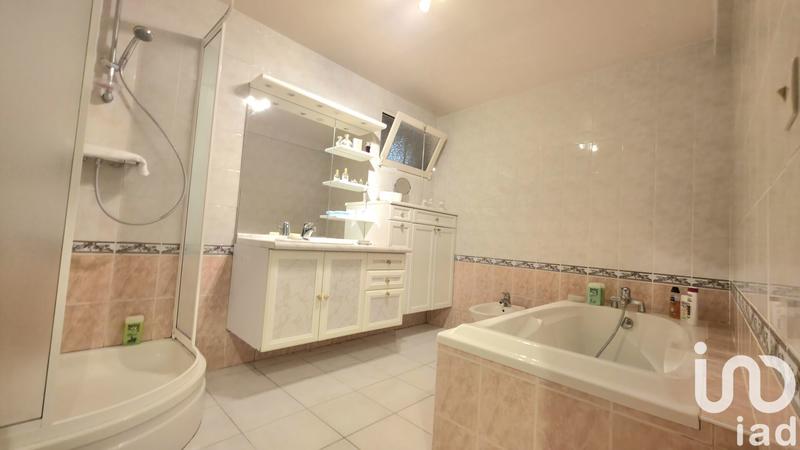 Maison - 245 m² - 9 pièces