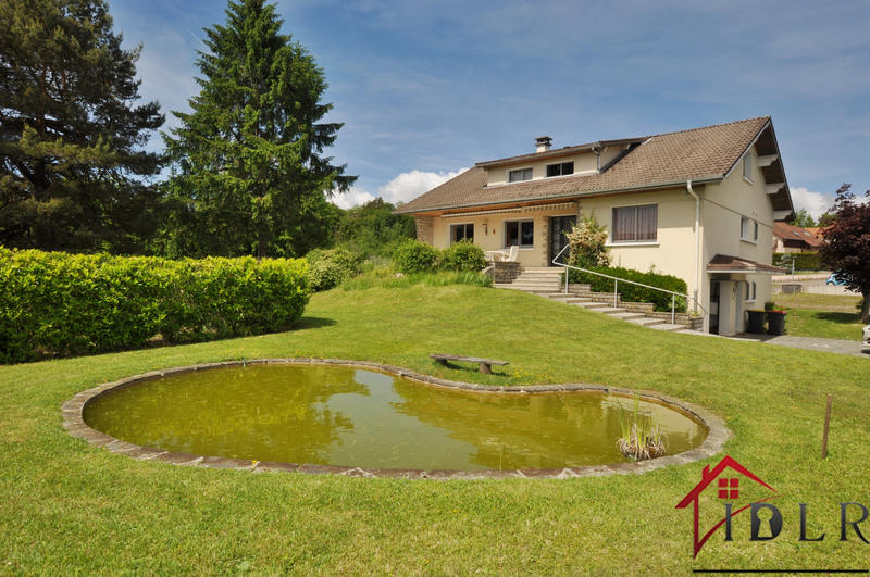 Maison - 251 m² - 9 pièces