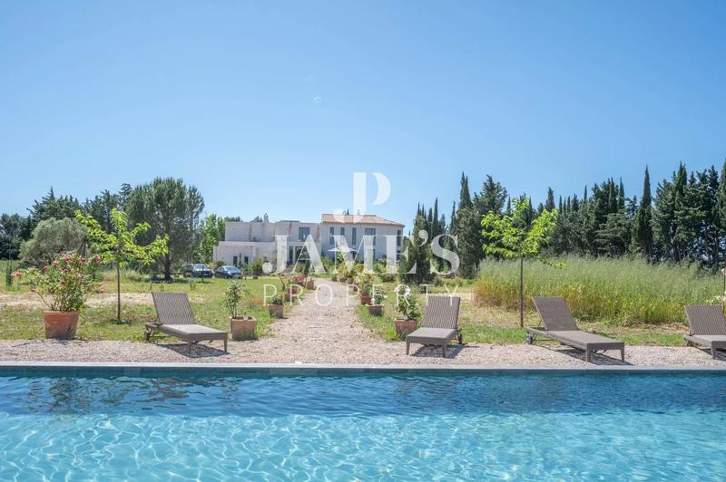 Maison - 560 m² - 14 pièces