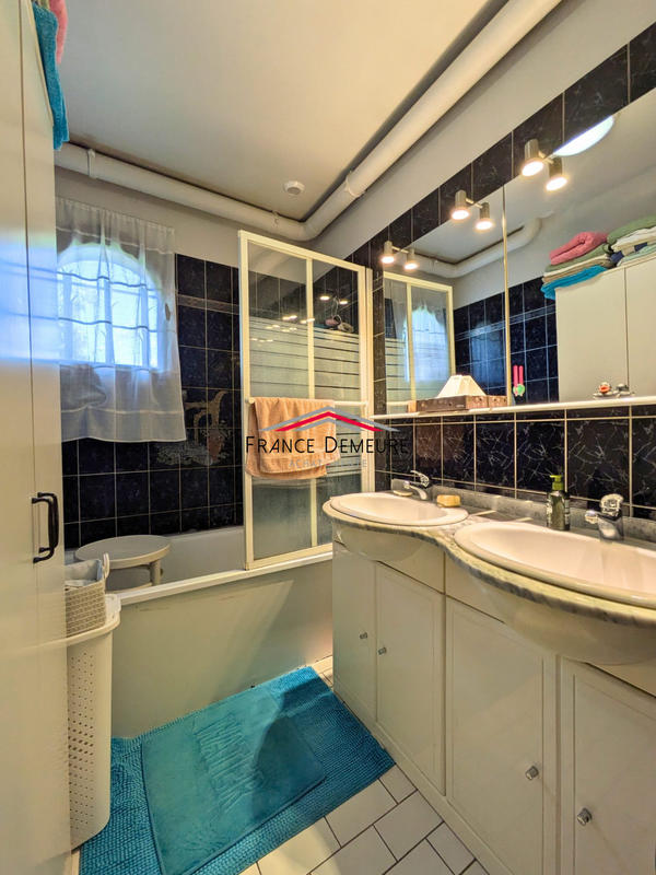 Maison - 100 m² - 6 pièces