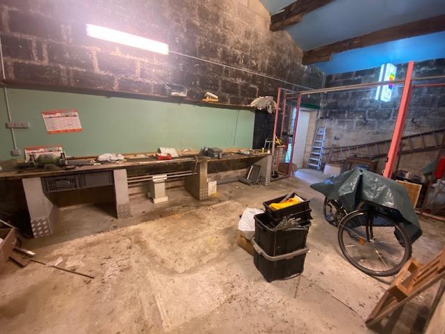 Grange - 485 m² - 2 pièces