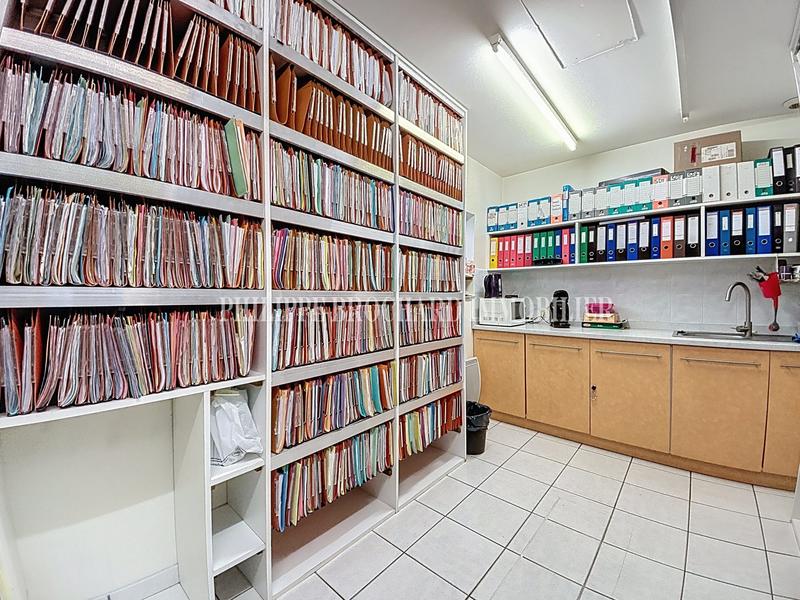 Local d'activités - 139 m² - 6 pièces