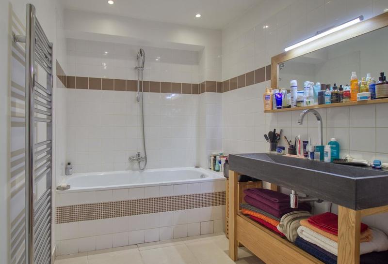 Maison - 220 m² - 6 pièces