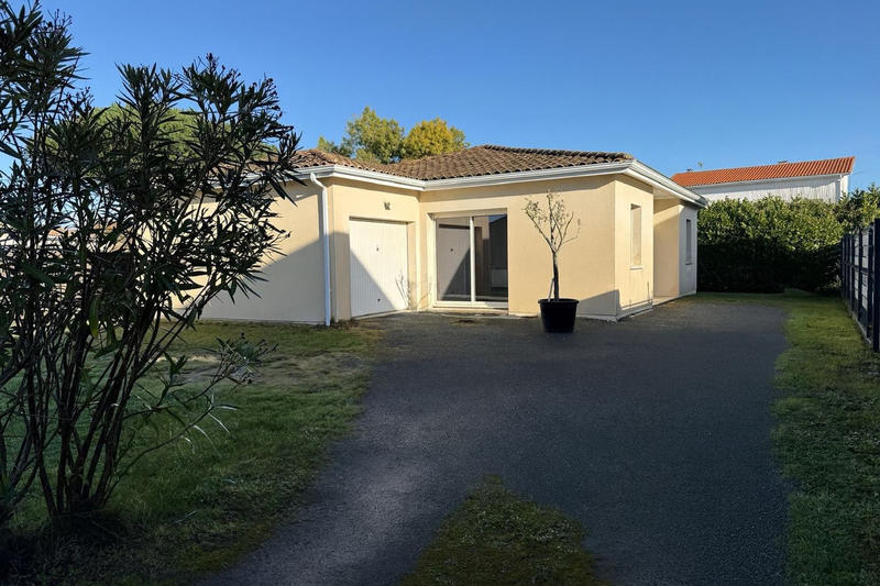 Maison - 90 m² - 4 pièces