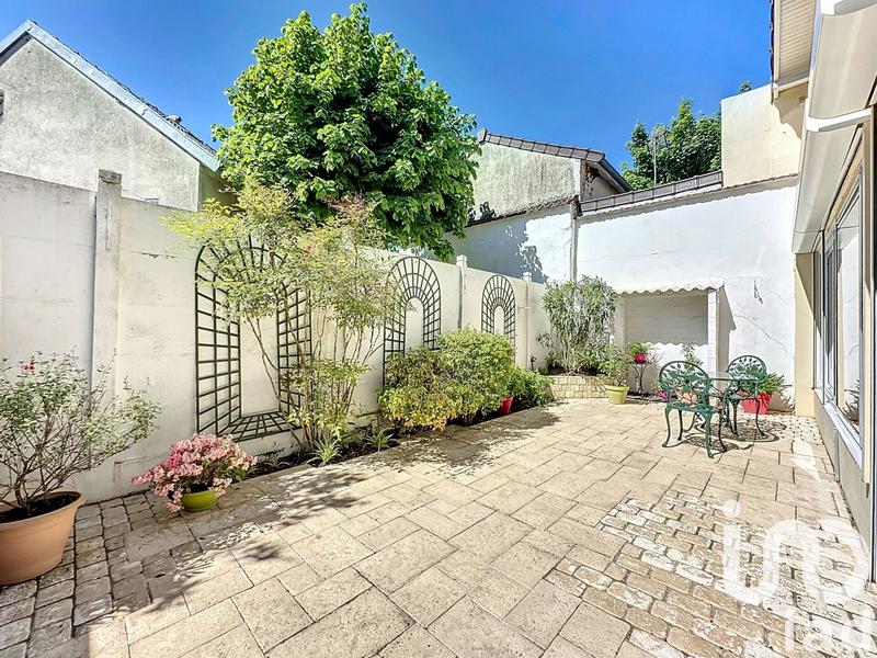 Appartement - 210 m² - 7 pièces