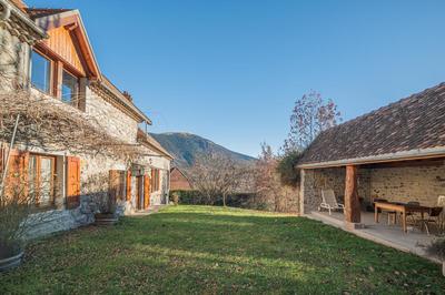 Maison en pierre - 234 m² - 6 pièces