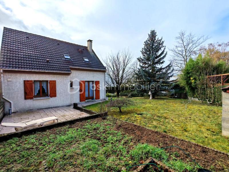 Maison - 90 m² - 5 pièces