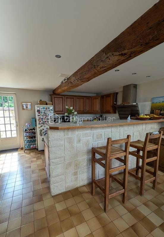 Maison en pierre - 210 m² - 7 pièces