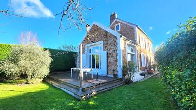 Château - 161 m² - 7 pièces