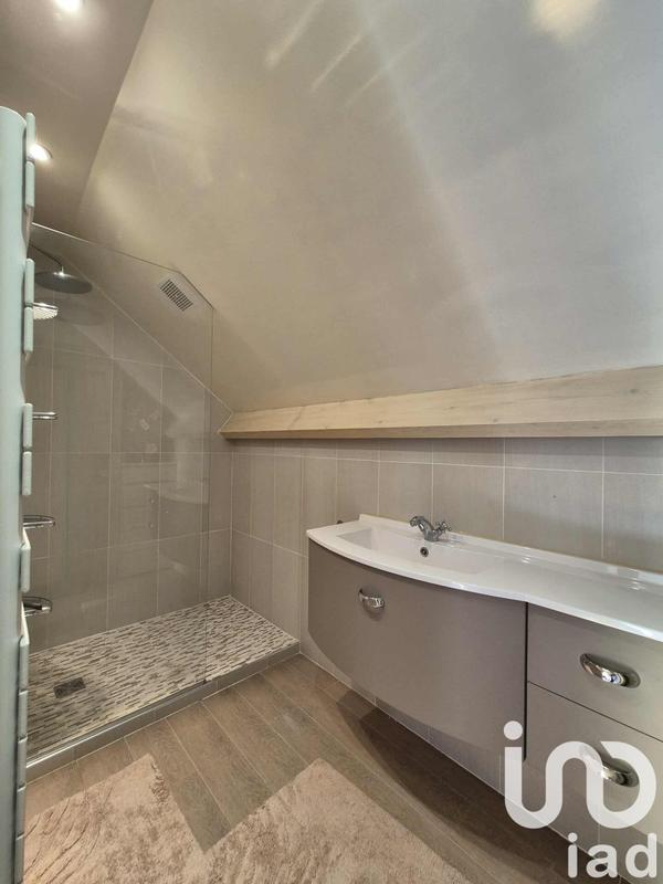 Maison - 157 m² - 8 pièces