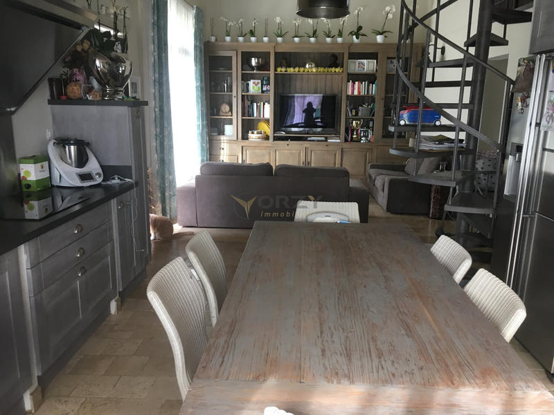 Maison - 492 m² - 12 pièces