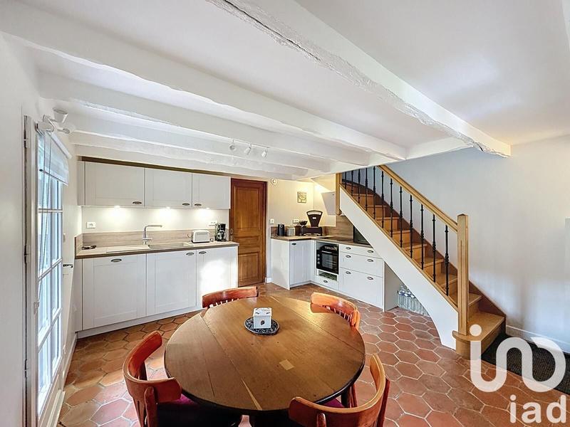 Maison - 230 m² - 6 pièces