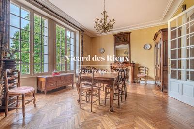 Maison - 344 m² - 12 pièces