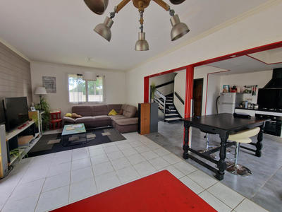 Maison - 90 m² - 4 pièces