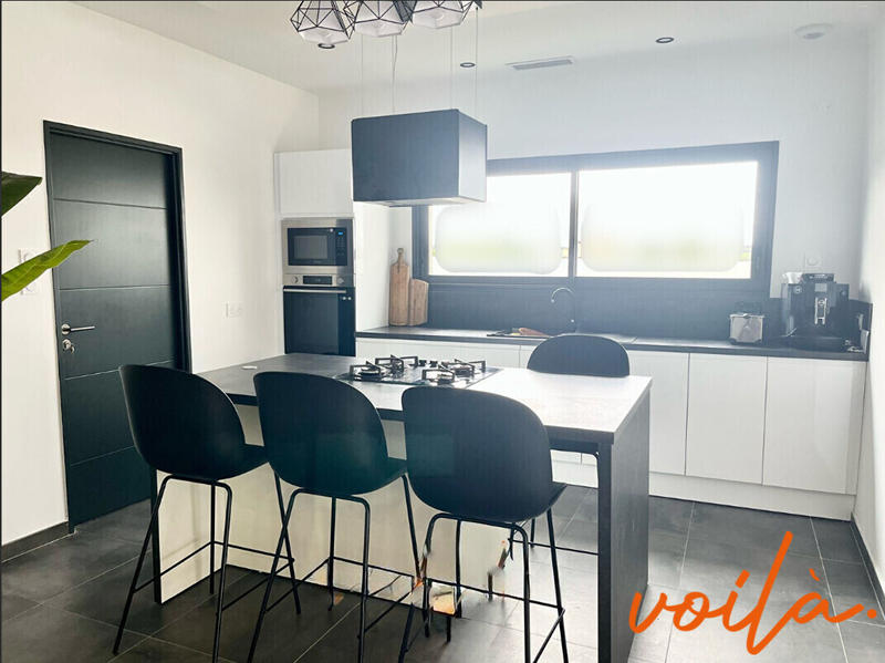 Maison - 110 m² - 4 pièces