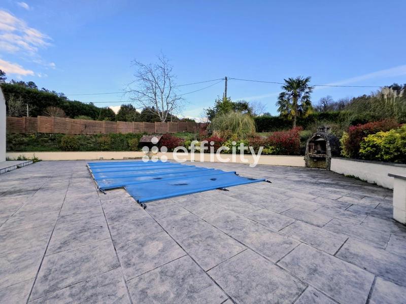 Pavillon - 151 m² - 6 pièces