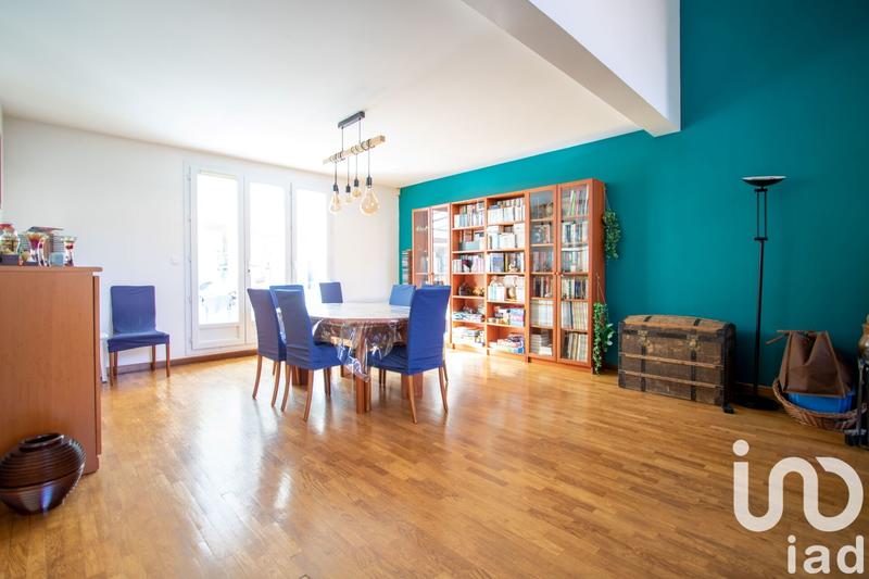 Maison - 210 m² - 8 pièces