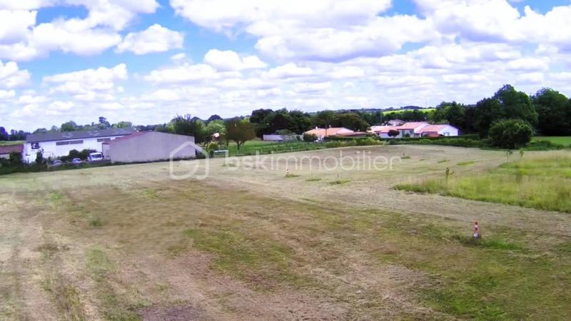 Terrain constructible - 870 m²