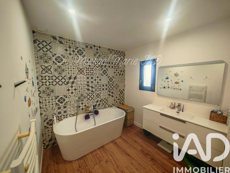 Maison - 137 m² - 5 pièces